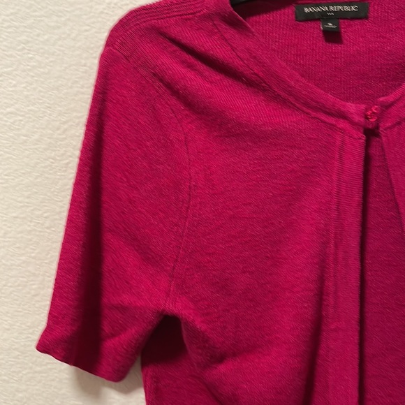 A Fuchsia Banana Republic Cropped Cardigan! - Picture 5 of 11